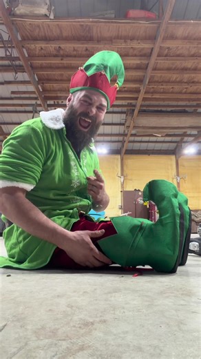 Who wore it better?!?! 😂😂😭 #limblossboss #dreamteamprosthetics #myleglesslife