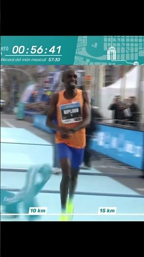 NEW HALF MARATHON WORLD RECORD! Barcelona Half Marathon