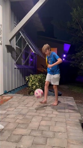 Viral Neymar Toe Bounce Skill #neymarjr #neymarskills #freestylesoccer