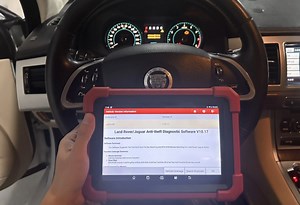 👇Video guide: Use X-431 IMMO PRO to operate the procedure function on Jaguar XF for Smart Key Matching Learn more about the tool @https://en.cnlaunch.com/products-detail/i-33.html | Launch Tech Co.,Ltd