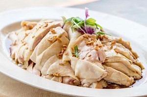 Resep Ayam Rebus ala Hainan, Sajian Praktis untuk Rayakan Imlek 2024 - Sonora.id