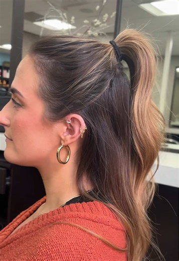 Boost Volume with the Mini Pony Popper in a Half Up Style