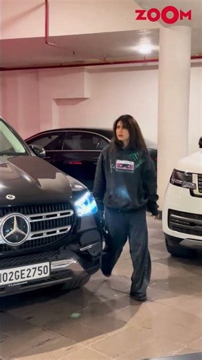 Fatima Sana Shaikh arrives at Manish Malohtra's house after his mother passes away #shorts #fatima