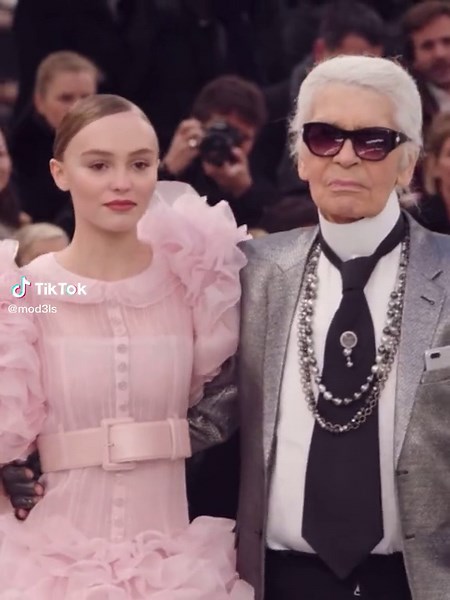 let’s be real here….. #VittoriaCeretti #AnokYai #LilyRoseDepp