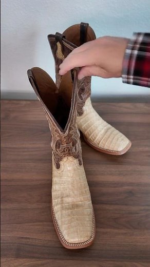 #ariat #cowboys #cowboyboots #boots #rodeo #westernwear #cowboyattire #westernboots #cowboyclothing