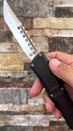 Microtech Combat Troodon Hellhound