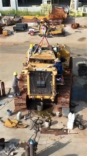 Carter D11 Dozer Inspection Maintenance! #mechanic #mechanicjames #automotive #repair #restoration #viral #shorts #reels | Mechanic James Team
