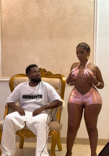 Gloria Bugie: Best New Year Song of 2025