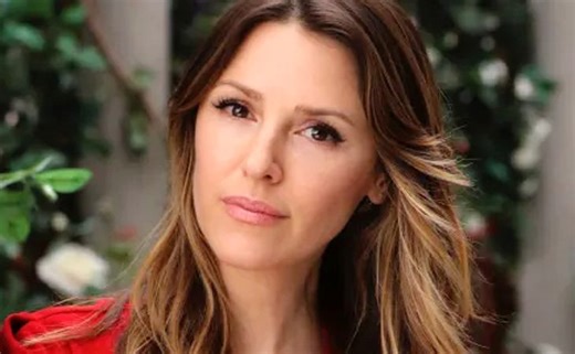 ‘Y&R’ Elizabeth Hendrickson’s Comeback – Is A New Adventure On The Horizon For Chloe?