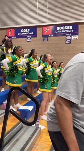 Clover Park High School Cheerleaders 💛💚 #hbculove #hbcupride #hbcucheer #cheerphi #cheerleading #cheerleader #cheers #tiktok #reels #stompandshake #blackgirlmagic #blackcheer #blacklivesmatter #blackculture #viral #explore #prettygirls