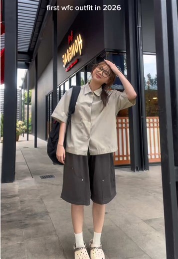 that chunky 5 kg bag completes the outfit ☝🏻🎒 #fyp #OOTD #style #wfc #style