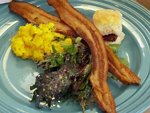 Chrissy Teigen takes it low and slow to make the creamiest scrambled eggs. Save this recipe: http://www.cooktv.com/5rw16 | Cooking Channel