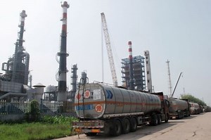 China's Small Oil Refiners Shutting Down as Fuel Tax Cut
