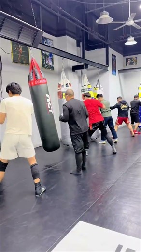 Don t be a crispy adult The kickboxing team class builds up hardcore confidence #Fighting#