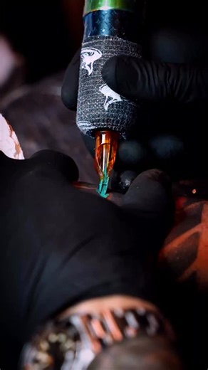 Ami James on Instagram: "Always locked in with @camsupply 👊 putting in work at @goldenstatetattooexpo - was a great time. Thank you all for the support 🙏"