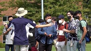 International students visit UAH to discuss engineering