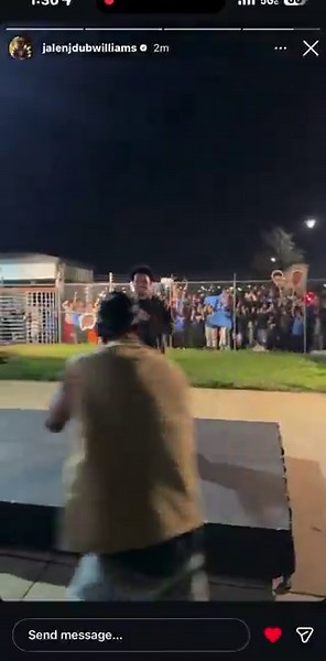 Bro is the only player I like on that team because why tf is he randomly performing 😭🤣😭