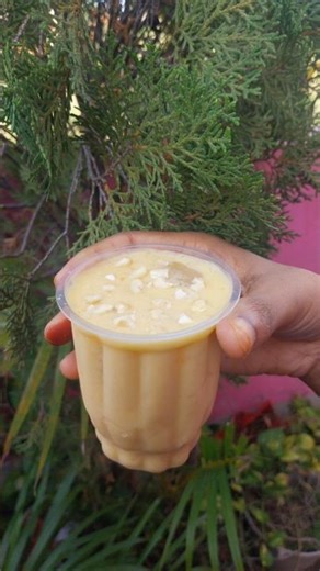 Ghar wali mango lassi🥛🥭 #trending #food #mango #lassi #shake