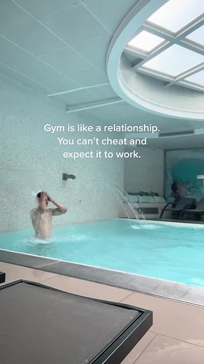 My back transformation after 77 workout days. #back #transformation #vacation #fyp #viral #pinterest #quotes