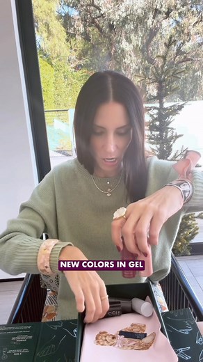 Drop. Everything. Our biggest sale of the year is here. 💥 Get 25% off EVERYTHING. | Sarah Gibson Tuttle