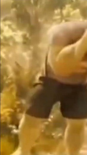 She hulk claps to washing machine heart