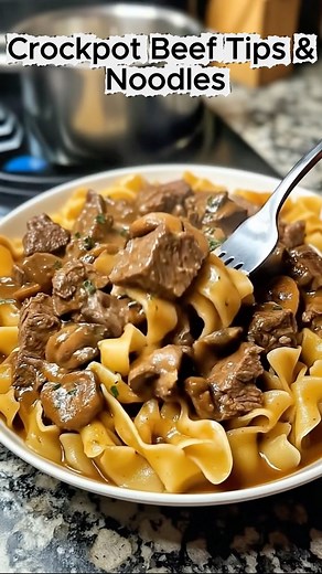 Crockpot Beef Tips & Noodles A slow‑cooked comfort dish perfect for a relaxed Christmas dinner or to warm up after Thanksgiving shopping. Ingredients: 2 lbs beef tips (stew meat) 1 onion, sliced 2 garlic cloves, minced 1½ cups beef broth 1 tablespoon Worcestershire sauce 1 teaspoon dried thyme ½ teaspoon salt ¼ teaspoon black pepper 8 oz egg noodles 1 cup sour cream (added at end) Chopped parsley for garnish Instructions: In your crockpot, add beef tips, onion, garlic, beef broth, Worcestershire