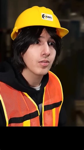 490K views · 24K reactions | accidentes de trabajo 2 #missasinfonia #humor #viral #memes #reelschallengereelschallenge #missa #halloween #larosadeguadalupe #LaRosa #reelsvideoシ #missasinfonia #mexicocity #humor #mexico #Missa | MissasinfoniaFans | Facebook