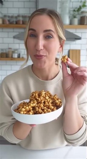 Easy 10-Minute Caramel Popcorn Recipe: Get that Movie Theater Crunch at Home! #PopcornRecipe