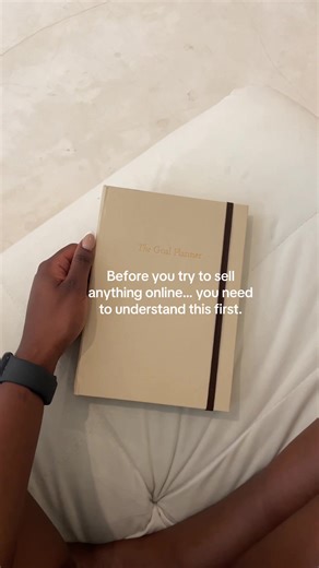 Nobody ever taught us how to make money online. We were taught to work jobs… but not how digital income actually works. When I first started learning digital marketing, I was confused by all the information online. So I found a simple beginner guide that explains how digital marketing works step-by-step. It breaks down things like: • digital products • keyword research • audience targeting • how people make money online If you’re a beginner and want to start an online business or learn digital m