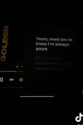 Tuyo de Romeo Santos: Letra y Traducción
