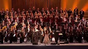 Beautiful Anna Netrebko & Dmitri Hvorostovsky performing ”Moscow Nights” on Red Square in Moscow ❤️ #AnnaNetrebko #DmitriHvorostovsky | Russian Australian Cultural Centre - Vera