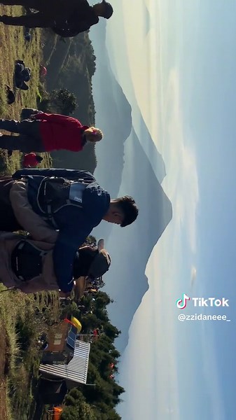 Vibes Naik Gunung: Vlog Di Gunung Prau | Video Aesthetic