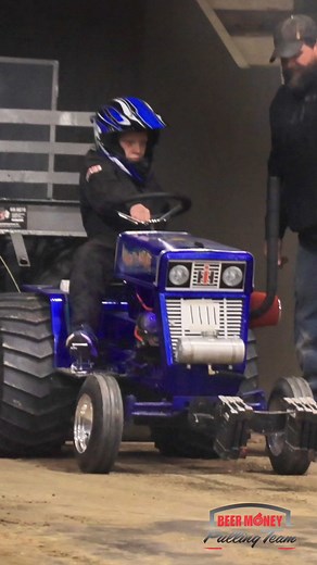 This youngster was tough to beat at Waterloo! #gardentractor #cubcadet #tractorpulling | Pulling with Garden Tractors