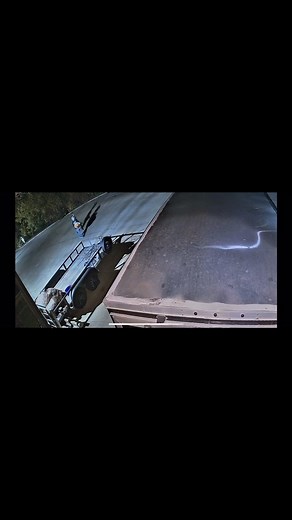 Help Us Identify These Thieves Shreveport Police need your help. These two suspects left the scene, returned with bolt cutters, and went right back to committing their crimes. We’re releasing video of the incident, and we’re asking the community to take a look. If you recognize either of them, please contact us. ➡️ Call SPD: 318-673-7300 ➡️ Call Crime Stoppers: 318-673-7373 (you can remain anonymous) Your tips help us hold criminals accountable and keep our community safe. Thank you, Shreveport.
