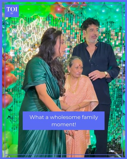 Anupama fame, Rupali Ganguly celebrates her birthday with her family in full swing! #anupamaa #rupaligangulyfans #RupaliGanguly #rupali | ETimes TV