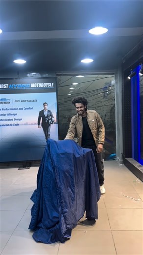 Raj Rawat on Instagram: "❤️👀🌸 #yamaha #drem #r15v4 #bikelovers #dreambike"