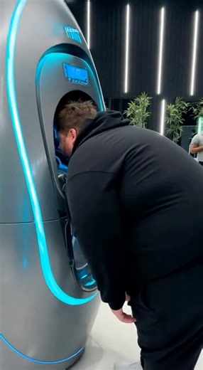 Dubai AI Haircut Pod Gone Wrong in Hilarious Tech Fail