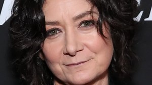 146K views · 668 reactions | Sad News For #SaraGilbert And Linda Perry | The List | Facebook
