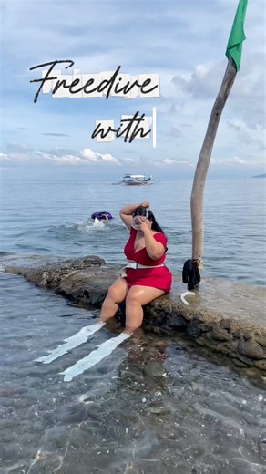 Forever in awe of the ocean’s magic 💙 #freediving #batangas #deepbluesea #deepblue #freedivingphotography #freedive #freediver #underwaterlife #underwater #philippines🇵🇭 | Louie Ann