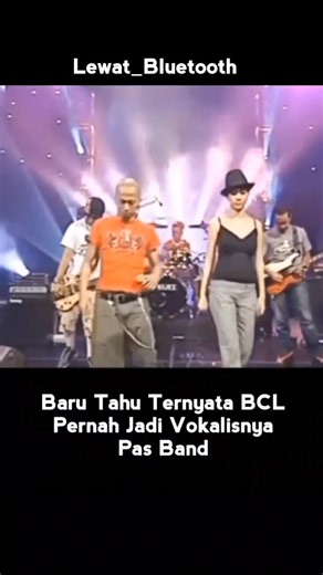 Lewat Bluetooth on Instagram: "BCL atau Bunga Citra Lestari memulai karier menyanyinya sebagai vokalis Pas Band pada tahun 2004 dan berduet dengan Pas Band dalam lagu "Ku Merindu". Kolaborasi ini merupakan langkah awal yang penting bagi karier BCL, yang kemudian merilis album debut solonya pada tahun 2006"