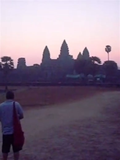 Exploring Angkor Wat: A 2000s Digital Camera Journey