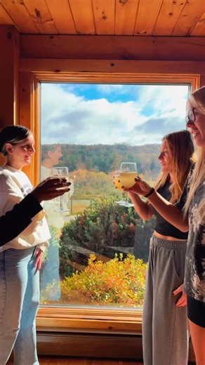 Havenwood Lodging on Instagram: "Our next group trip should look like this 😍 Mokoma Lake Lodge fits up to 16 guest so is a great place for group trips with friends or family! You’ll have your own private lake, indoor heated pool, hot tub, games room and more! 🔥 What are you waiting for? Spots fill up fast to make sure to book your Poconos getaway today ⛰️✨ (Website link in bio!) 📸 @travelmorekelly #mokomalake #poconos #pennsylvania #airbnb #beautifulhomes"