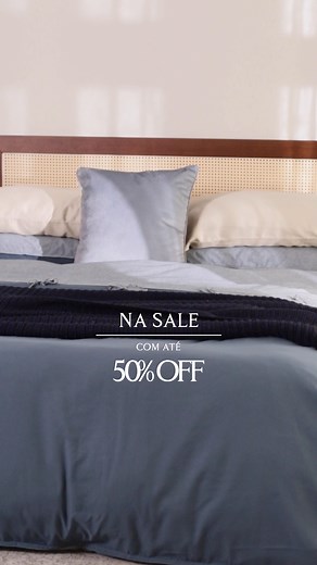 SALE mmartan | Renove o décor do seu quarto para o inverno com até 50% de desconto nas nossas Capas de Edredom. Descubra a praticidade e beleza de aproveitar a temporada com mais conforto conferindo os modelos em nosso site ou visite uma de nossas lojas. No vídeo: Kit Capa de Edredom Algodão Egípcio Acetinado Elliot (a partir de R$649*), Kit Capa de Edredom Chambray Bergamo e Kit Capa de Edredom Shiny Sintra (ambas a partir de R$599*). *Preços dinâmicos. | mmartan