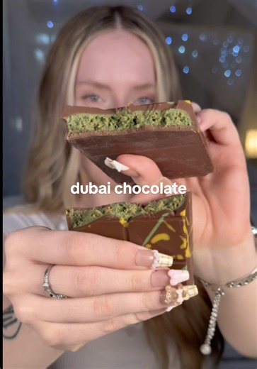 finally trying the VIRAL dubai chocolate bar 🍫 ASMR mukbang #asmr #dubaichocolate