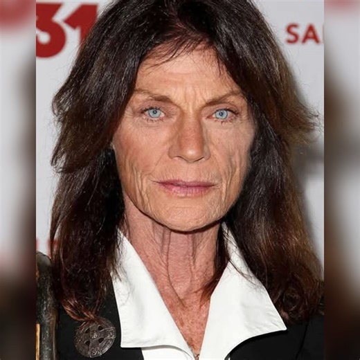 "No facelift and in her seventies, truly a breathtaking beauty!" people admire this actress, WHO IS 76 NOW. 😮🥰 Despite her memorable eyes, she disappeared from the screens. HER NAME and story are in the comments.👇 | Plum Purdy