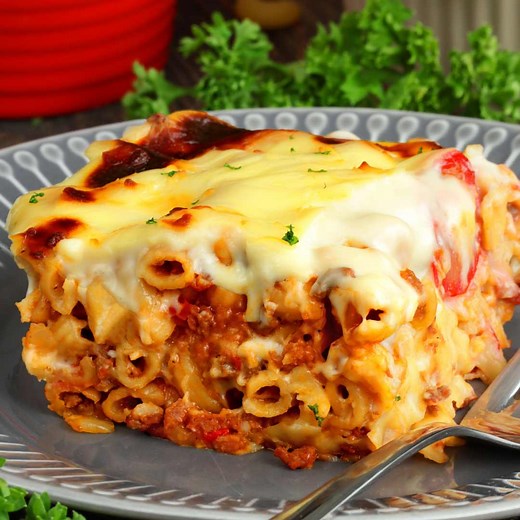 This Cheesy Baked Macaroni is made meatier and comes with that hint of sweetness that has become a Filipino pasta trademark! With a streamlined process that makes it a breeze to prepare, making it a perfect dish for get-togethers, picnics, and potlucks. | Foxy Folksy - Modern Filipino Kitchen