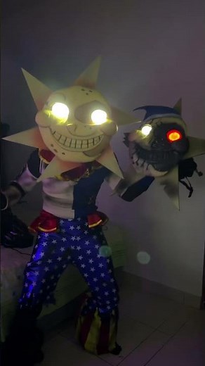 Sundrop and Eclipse Cosplay #seguritybreachfnaf #fnaf #fivenightsatfreddy #animatronic #cosplayer