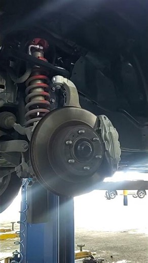 Solving steering wheel vibration under braking. Rotor disc removed for inspection. 🚗⚙️