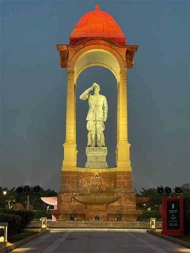 Delhi 🇮🇳 - Colours, Chaos and Culture... that's the rhythm of Delhi