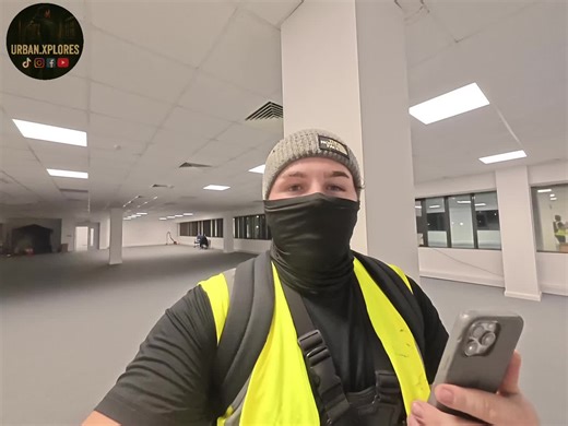 Ended up helping the security guard search the whole warehouse for “intruders” 👀😳 #urbex #urbanexploring #fyp